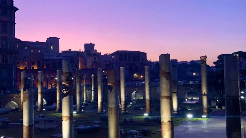 E-Bike Tour with Sunrise Experience and Breakfast in Rome - A street closure can change the morning