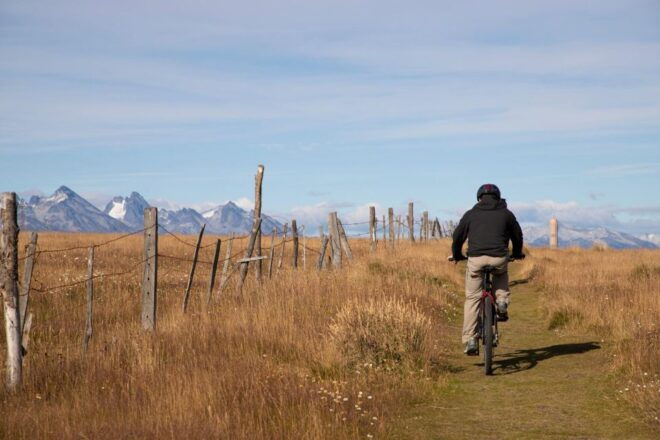 E-Bike Urban Landscapes - Urban Landscapes and Nature Fusion