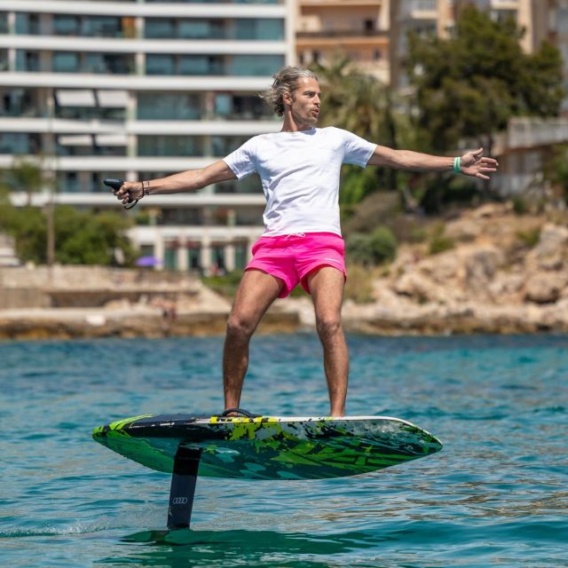 E-Foil Surfboard Rent | Hire Electric Hydrofoil Surfboards! - Good To Know