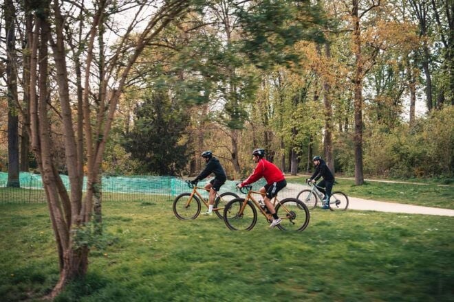 E-Gravel Bike Rental in Paris - Booking and Cancellation Policy