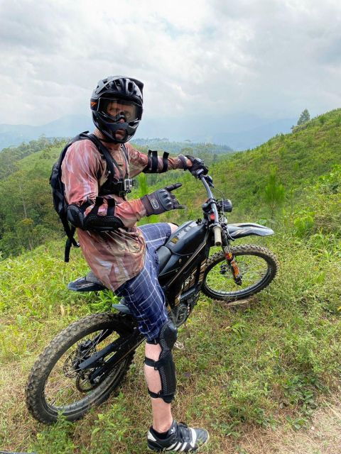 E-Mountain Bike - ADVENTURE - Sustainable Eco-Friendly Exploration