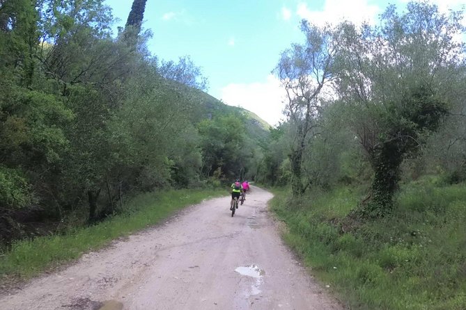 E-Mtb Tour - Analipsis Area [42km - 26mi] - Snacks and Beverages