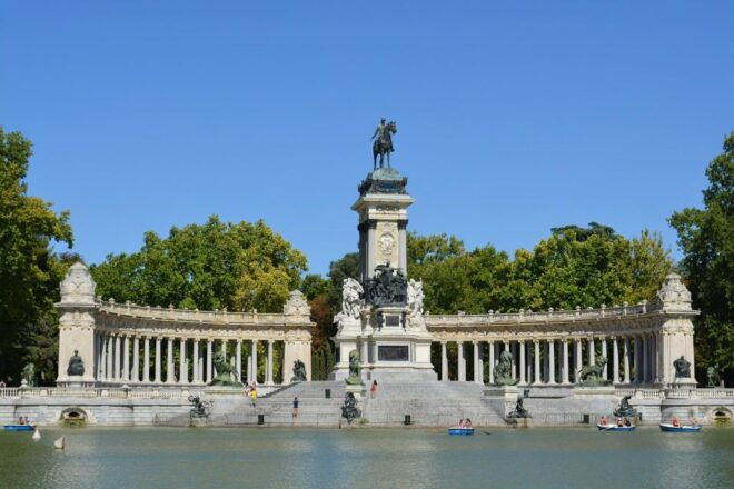 E-Scavenger Hunt: Explore Madrid at Your Own Pace - Details and Description
