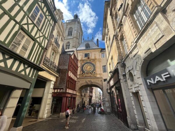 E-Scavenger Hunt: Explore Rouen at Your Own Pace - Meeting Point Details