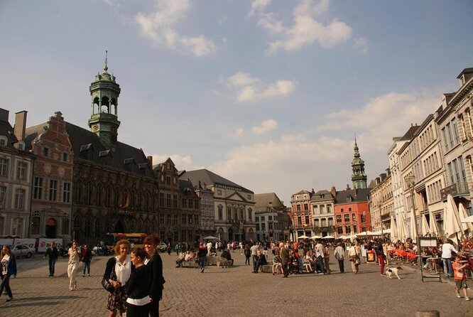 E-Scavenger Hunt Mons: Explore the City at Your Own Pace - Meeting and Pickup