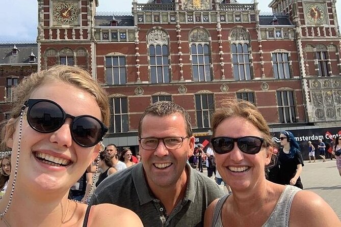 E-Scavenger Hunt Tiel: Explore the City at Your Own Pace - Meeting and Pickup