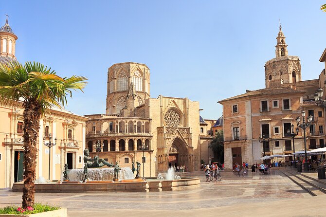 E-Scavenger Hunt Valencia: Explore the City at Your Own Pace - Convenient Use of Smartphone Technology