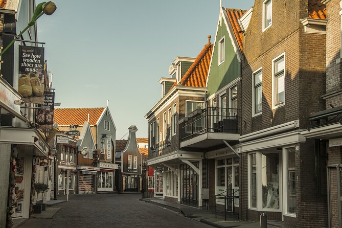 E-Scavenger Hunt Volendam: Explore the City at Your Own Pace - The Sum Up