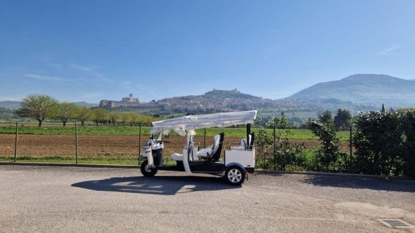 E - Tuk Family Assisi - Customizable Experience