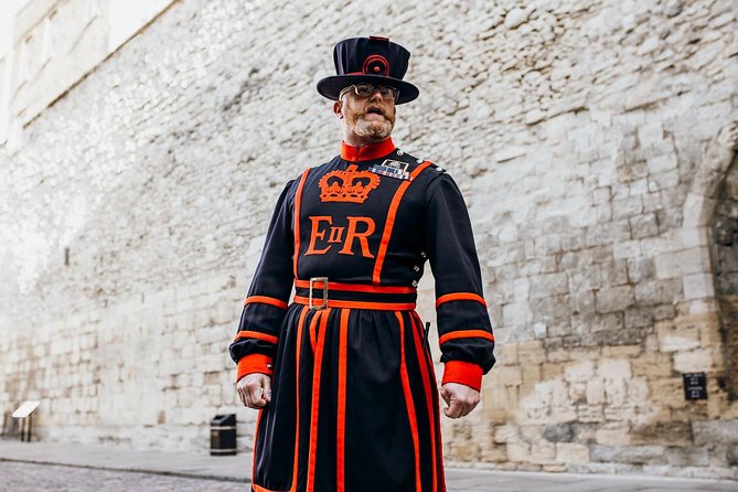 Early Access Tower of London Tour With Opening Ceremony & Cruise - Explore the Jewel House and Crown Jewels