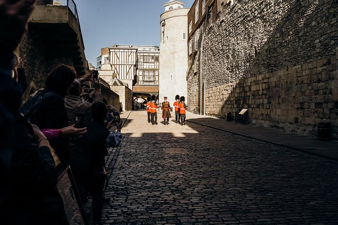 Early Access Tower of London Tour With Opening Ceremony & Cruise - Walk the Tower Walls and Discover Its History