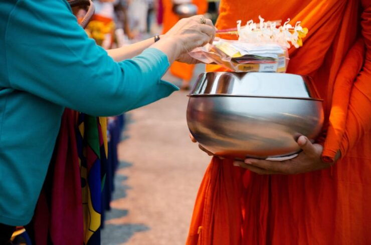 Early Morning Doi Suthep With Monk Chanting and Alms - Detailed Itinerary