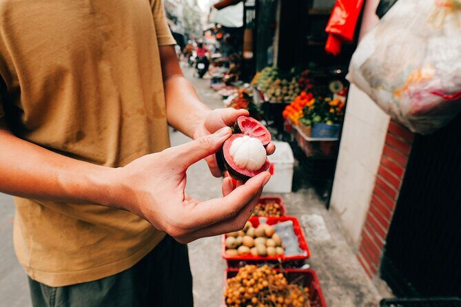 Early Riser Walk: Grandma Noodles, Cafe, Exotic Fruits & History - Good To Know