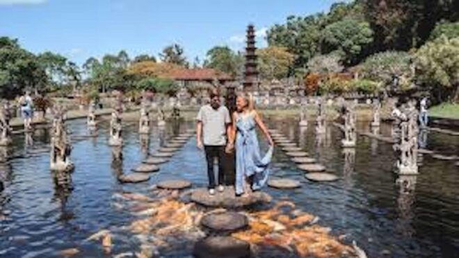 East Bali: Lempuyang Gates, Tenganan, & Water Palaces Tour - Goa Lawah Temple