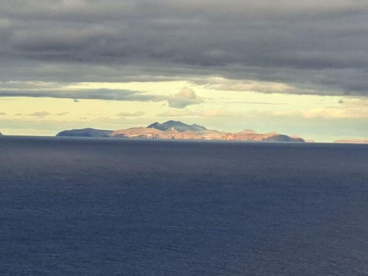 EAST MADEIRA:,Peaks, Forest Walk,Thatched Roofs, Rum Factory - Pico Arieiro: Stunning Views and Landscapes