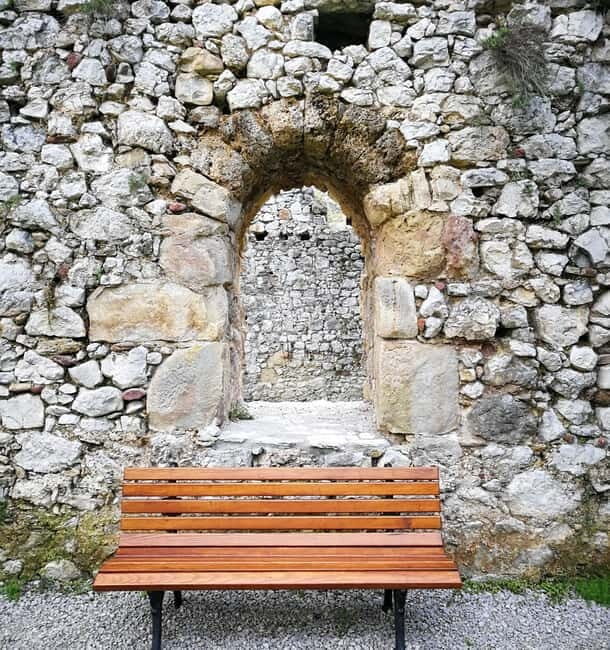 Eastern Serbia Full Day Trip: Manasija,Resava,Lisine,Krupaja - FAQ