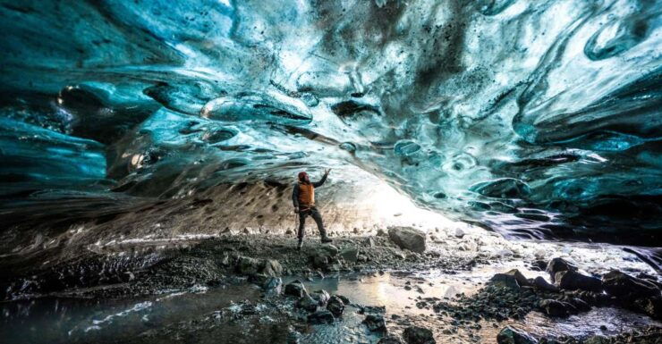 Easy Hike to a Natural Ice Cave From Jökulsárlón - Experience Highlights