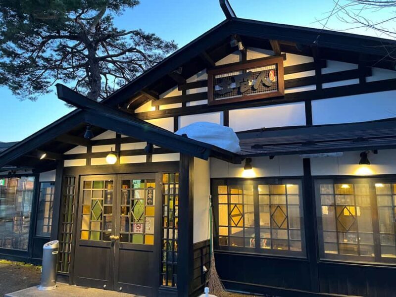 Eat and Drink Like a Local in Kakunodate: Bar & Izakaya Tour - The Hidden Joy of Snack Bars