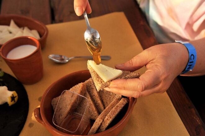 Eat Under the Stars Like a Gladiator With Roma on Fire Show - Inclusions