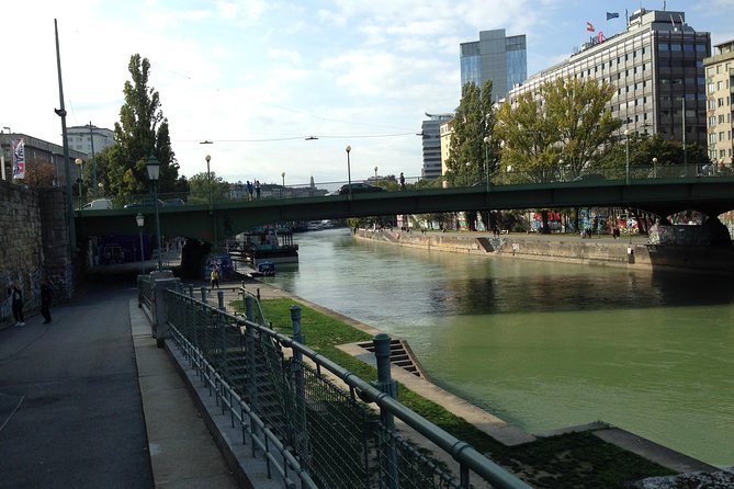 Ebike for Explorer Vienna 60min With Guide - Ride the Bike for the Whole Day - Tour Highlights and Itinerary