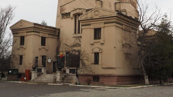 Eccentric Bucharest - the Peculiar Half Day Tour - Tips for Participants