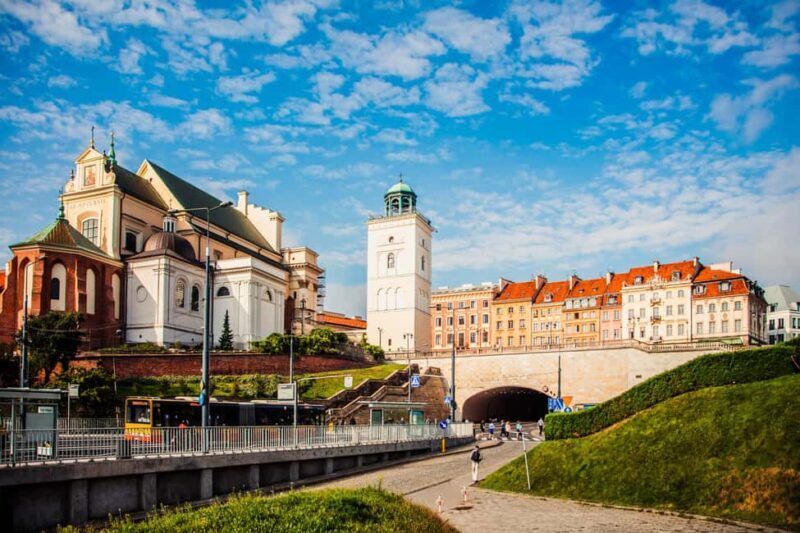 Eco Bike Tour of Warsaw Old Town, Top Sights and Nature - FAQ