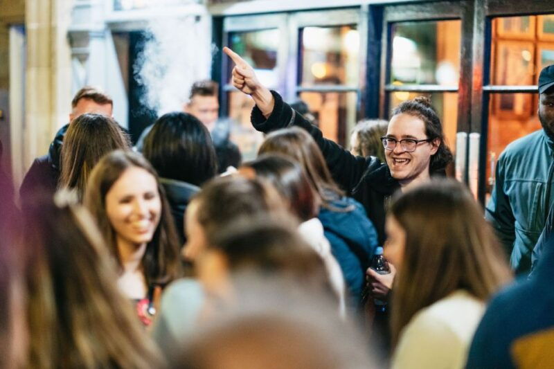 Edinburgh: 7 Bar Pub Crawl with 7 Shots & Discounts - Good To Know