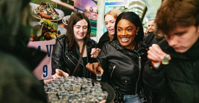Edinburgh: 7 Bar Pub Crawl with 7 Shots & Discounts - FAQ