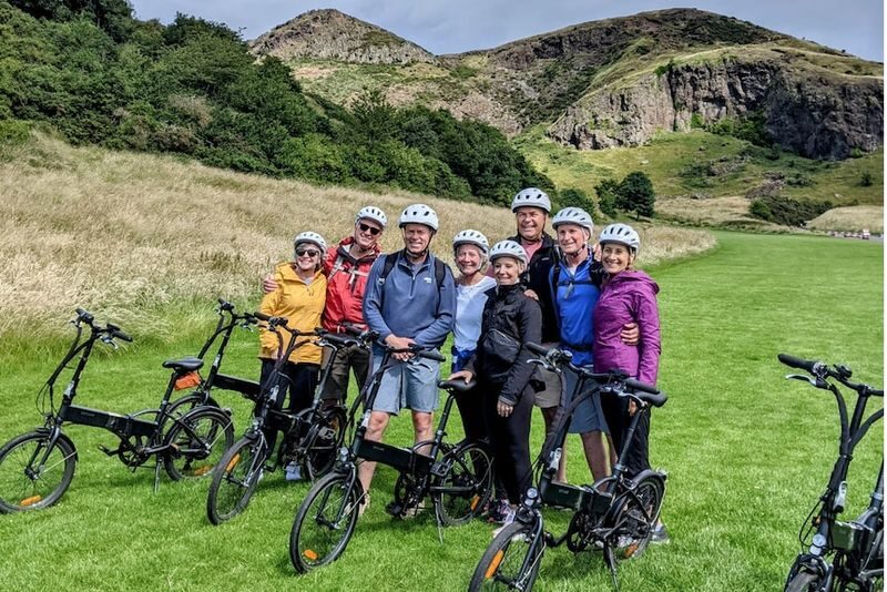 Edinburgh by E-Bike: Hidden Castles, Panoramic Views & Stories - Craigmillar Castle on the return