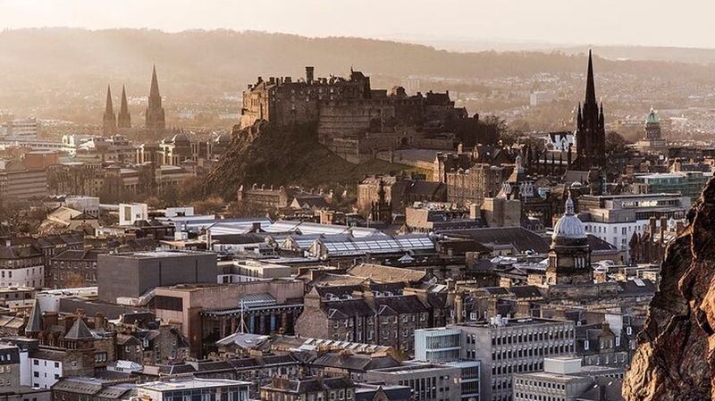 Edinburgh Castle and Royal Mile walking tour - What the castle portion may and may not cover