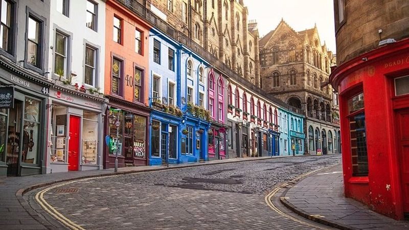 Edinburgh Castle and Royal Mile walking tour - Is $81.65 a fair price?