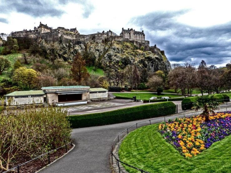 Edinburgh Castle: Guided Historical Tour W/ Tickets Included - Accessibility and Meeting Point Details