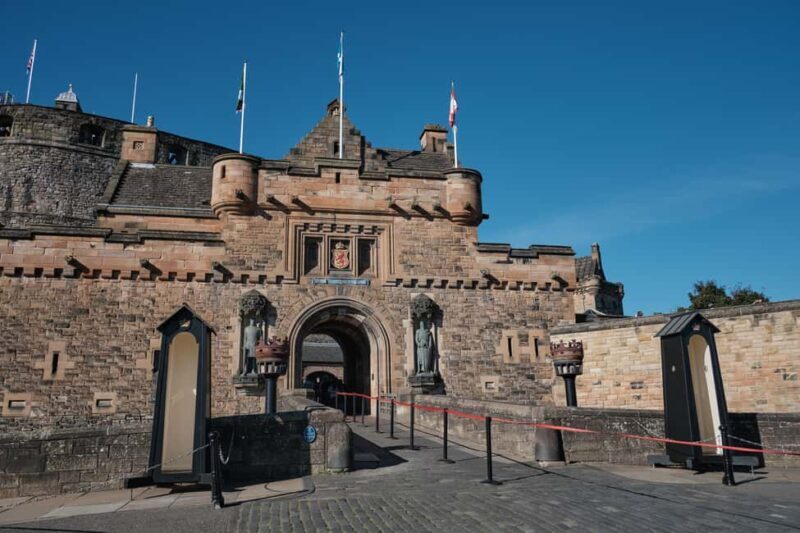 Edinburgh: Castle Guided Tour & Holyrood Palace Ticket - Good To Know