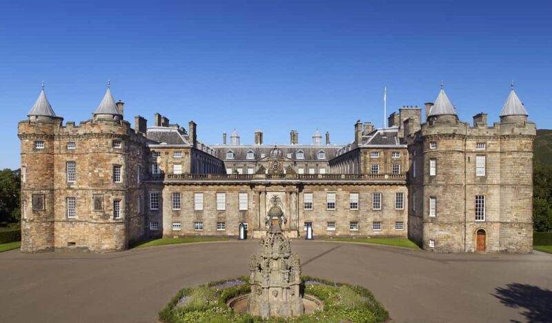 Edinburgh: Castle Guided Tour & Holyrood Palace Ticket - Who Will Appreciate This Experience?