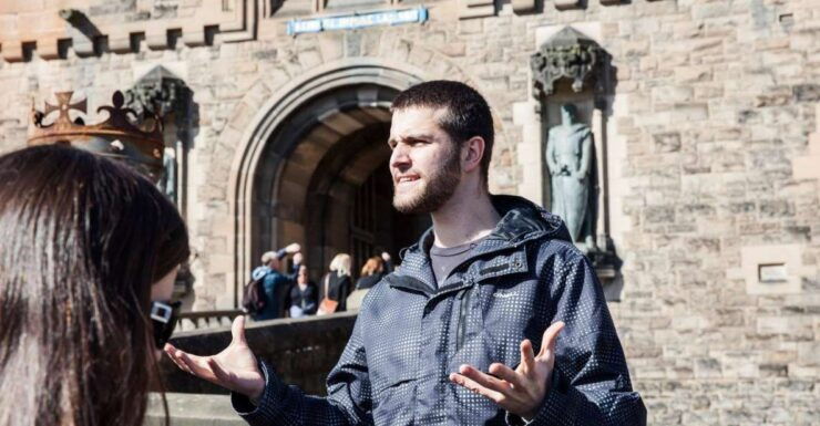 Edinburgh Castle: Guided Tour With Live Guide - Activity Details