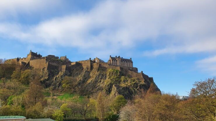 Edinburgh Castle: Highlights Tour With Entry Ticket - Tour Experience Highlights