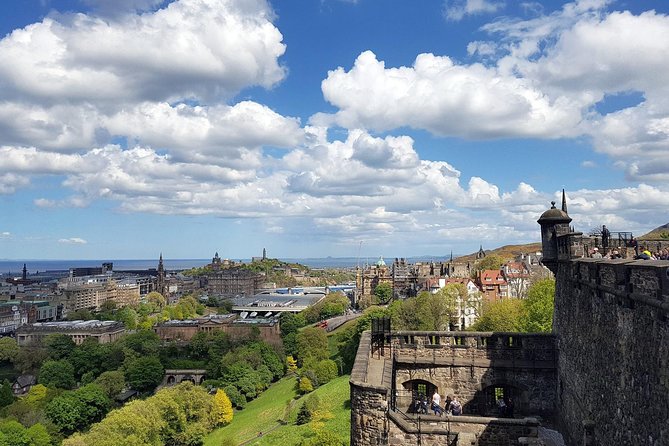 Edinburgh Castle Tour: Guided Tour in English - Meeting and Pickup Details