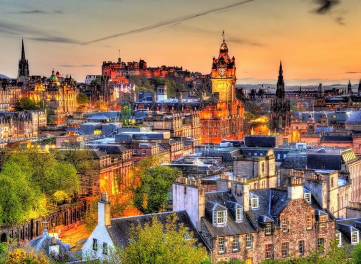 Edinburgh : Christmas Markets Festive Digital Game - Festive Market Exploration