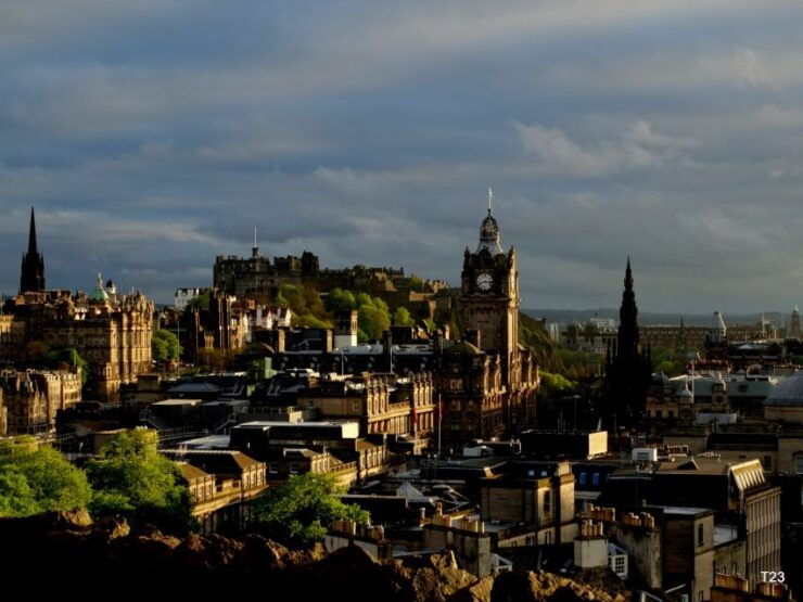 Edinburgh: Dark History Royal Mile Walking Tour - Tour Highlights