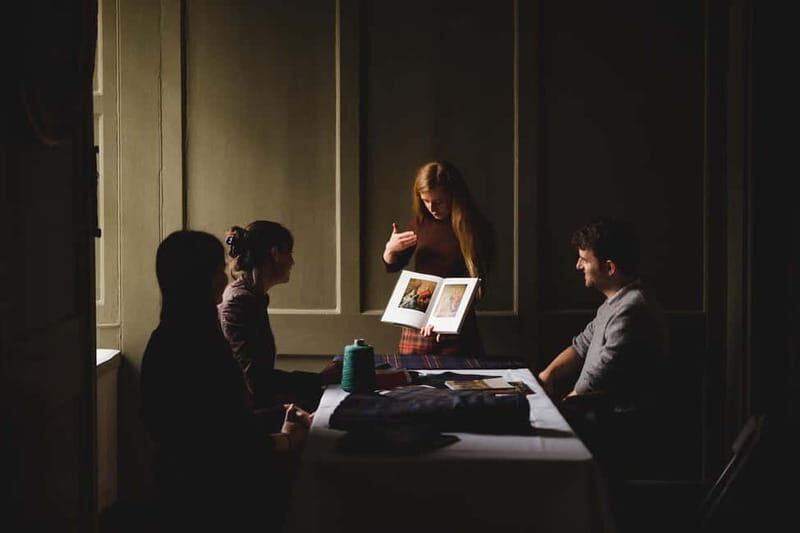 Edinburgh: Discover the secrets of kilt and tartan with a kiltmaker - What is this experience all about?