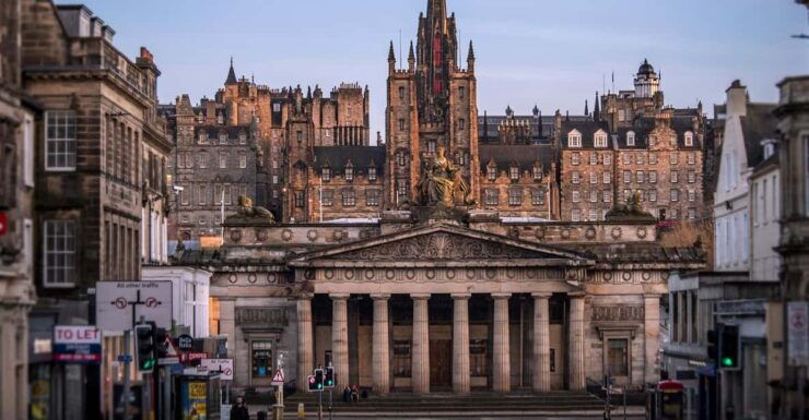 Edinburgh: Full-Day Walking Tour With Castle Included - Itinerary Highlights