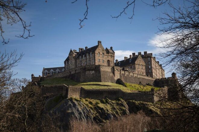 Edinburgh: Full-Day Walking Tour With Castle Included - Important Information