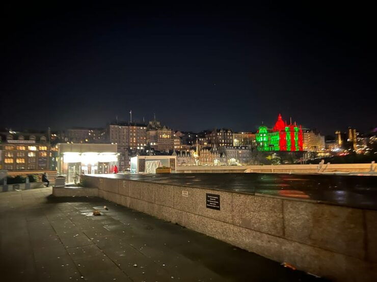 Edinburgh: Ghost and Dark Side of the City Walking Tour - Guided Walking Experience