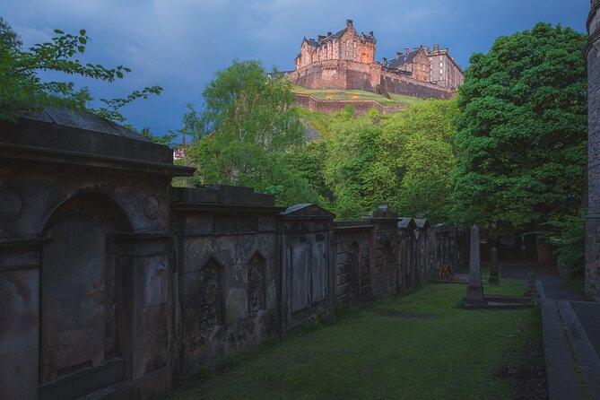 Edinburgh Ghost Tour: Uncover Haunting Tales and Dark Stories - Supernatural Experiences on the Ghost Tour