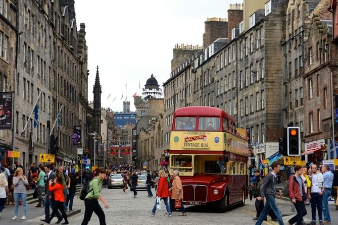 Edinburgh Gin Tour With a Local Guide: Private & Custom - Gin Tasting and Education