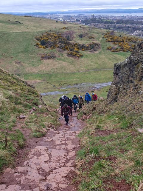 Edinburgh: Guided Arthurs Seat Hike - Meeting Point and Duration