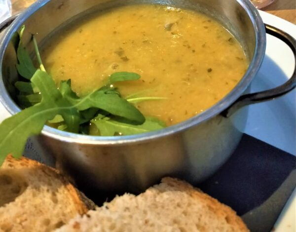 Edinburgh: Guided City Tour With Lunch - Cancellation Policy