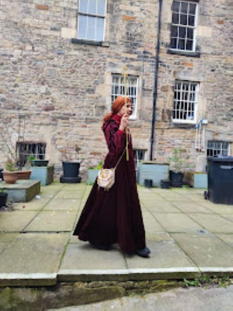 Edinburgh: Guided Ghost Walking Tour in Spanish - FAQ  
