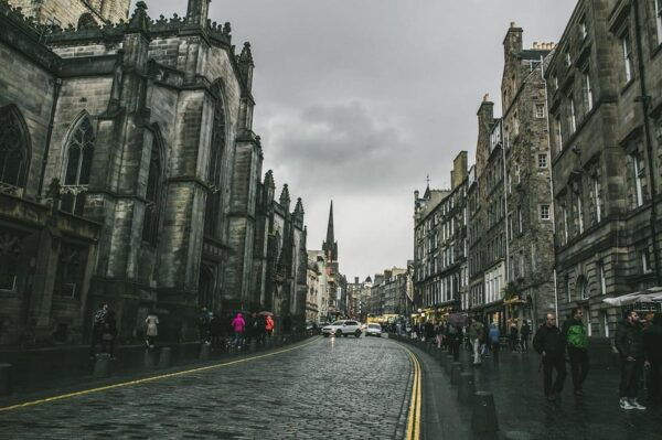 Edinburgh: Harry Potter Origins Tour & Gin Tasting Combo - Meeting Point