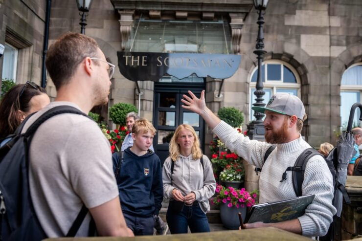 Edinburgh: Harry Potter Tour & Palace of Holyrood Entry - Itinerary Highlights